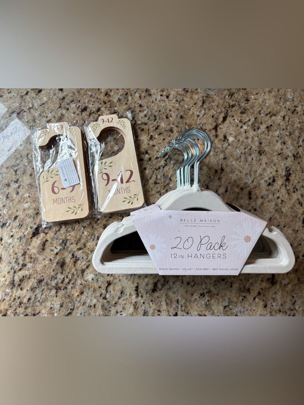 20-Pack Cream Velvet Hangers with Baby Size Closet Dividers- NWT